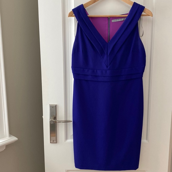 Bold Colour Block Dress in Plum - Picture 2 of 8